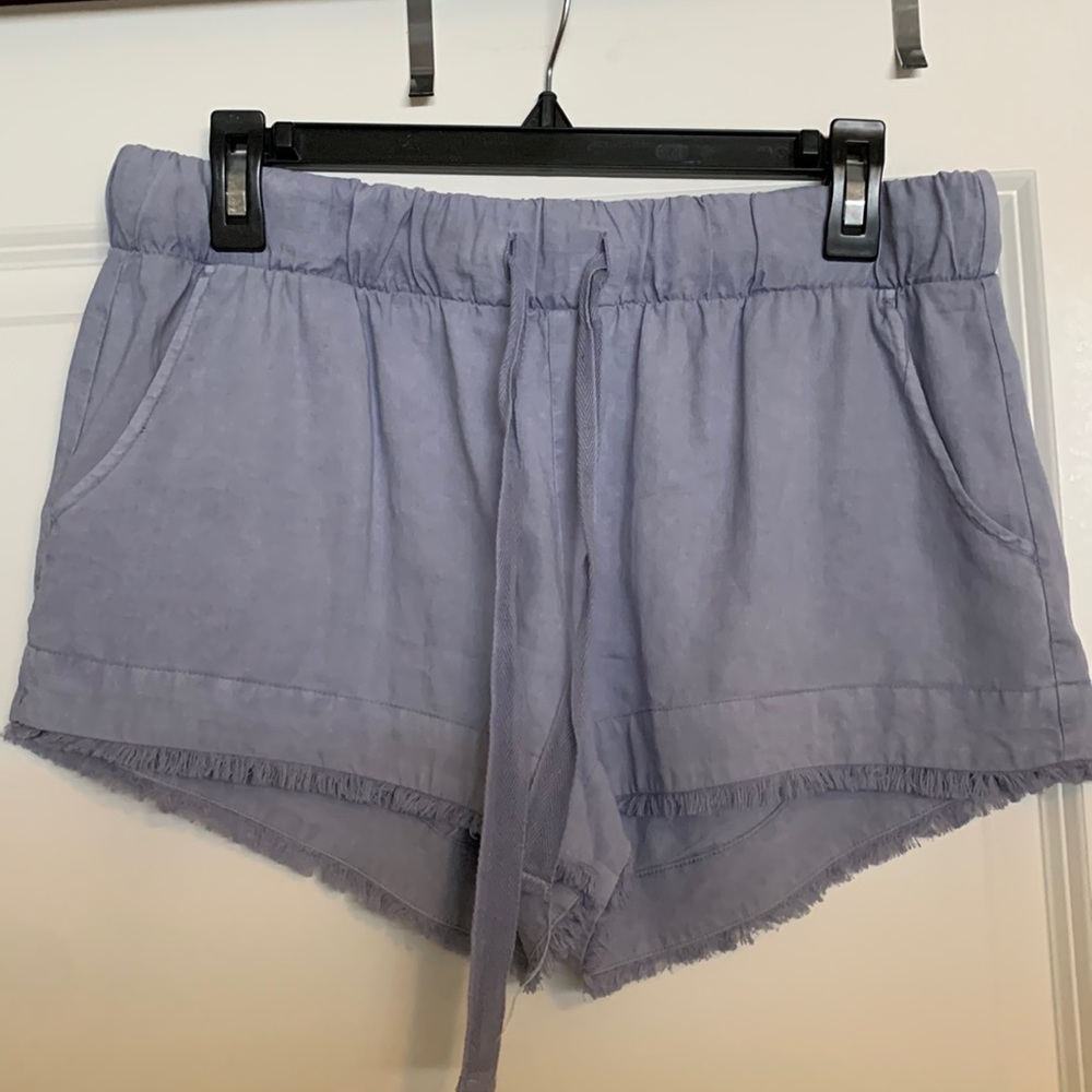 Cloth and stone. Size medium shorts. Perfect condition. Worn once